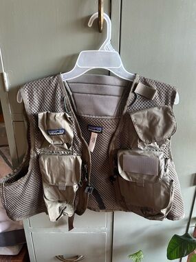 Patagonia Men's Fishing Vest - Olive/Taupe